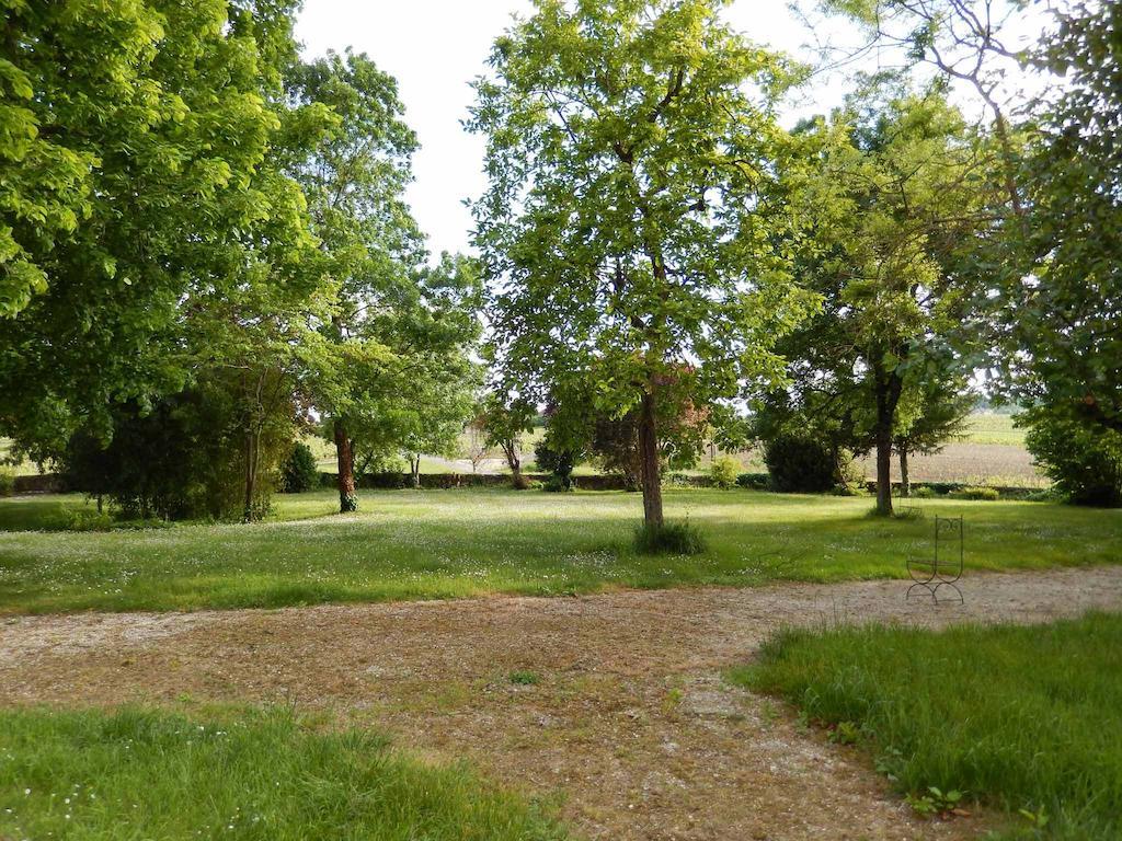 مبيت وإفطار Saint-Ciers-de-Canesse Chateau Rousselle المظهر الخارجي الصورة